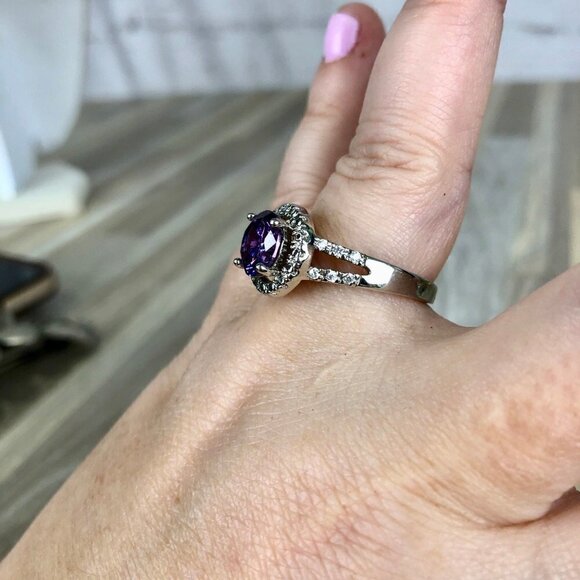 Large Purple Colored Stone Silver Ring - Picture 4 of 10